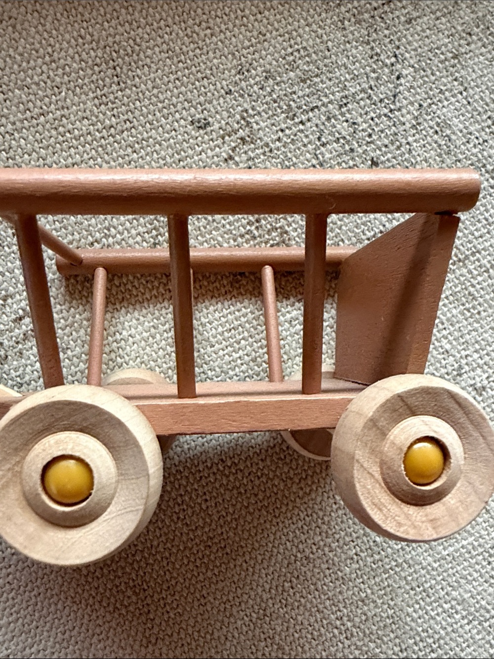 Maileg micro wood wagon dusty rose dollhouse cart - Picture 7 of 7